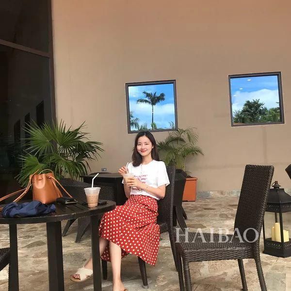 羡慕|靠“虐狗”合照火爆INS，这对韩国小夫妻也太甜了?