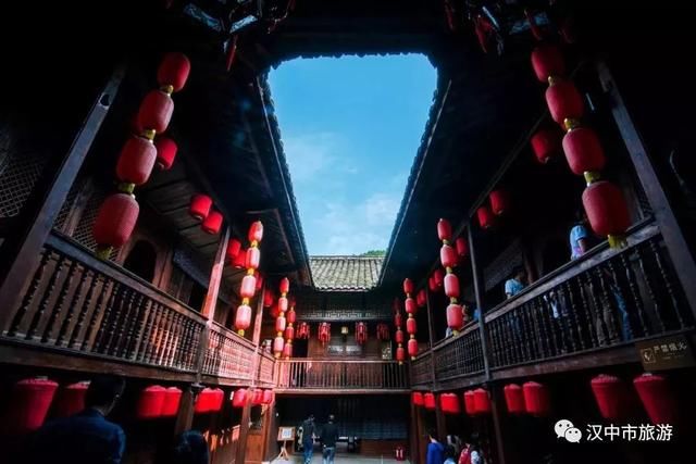 汉中青木川，油菜花已经开了!