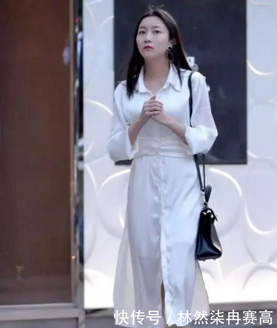  『仪静体闲』街拍：仪静体闲的美女，一条白色的连衣裙，时尚优雅好身材