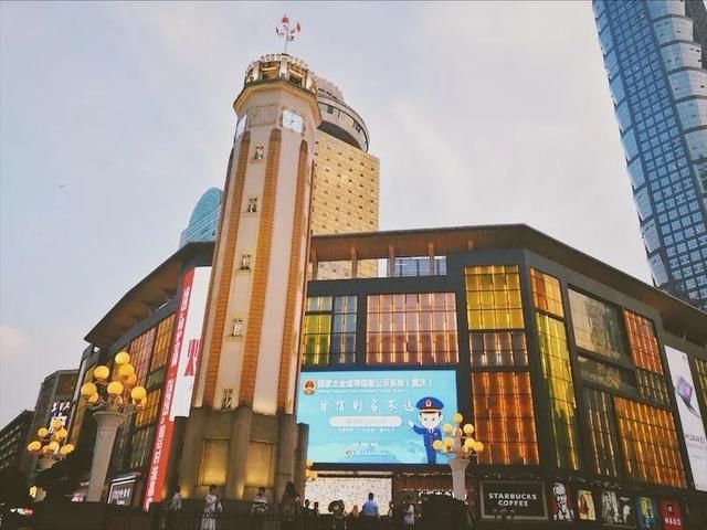 解放碑，凭啥子代表重庆？