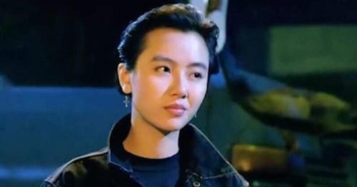  『黄百鸣』她曾与关之琳林青霞齐名, 感情上两度受挫, 最终选择遁入空门