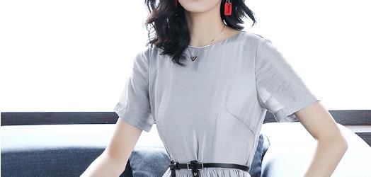 47岁老婆真会穿，一步裙+尖头鞋，超级美嫩，比穿旗袍还女人