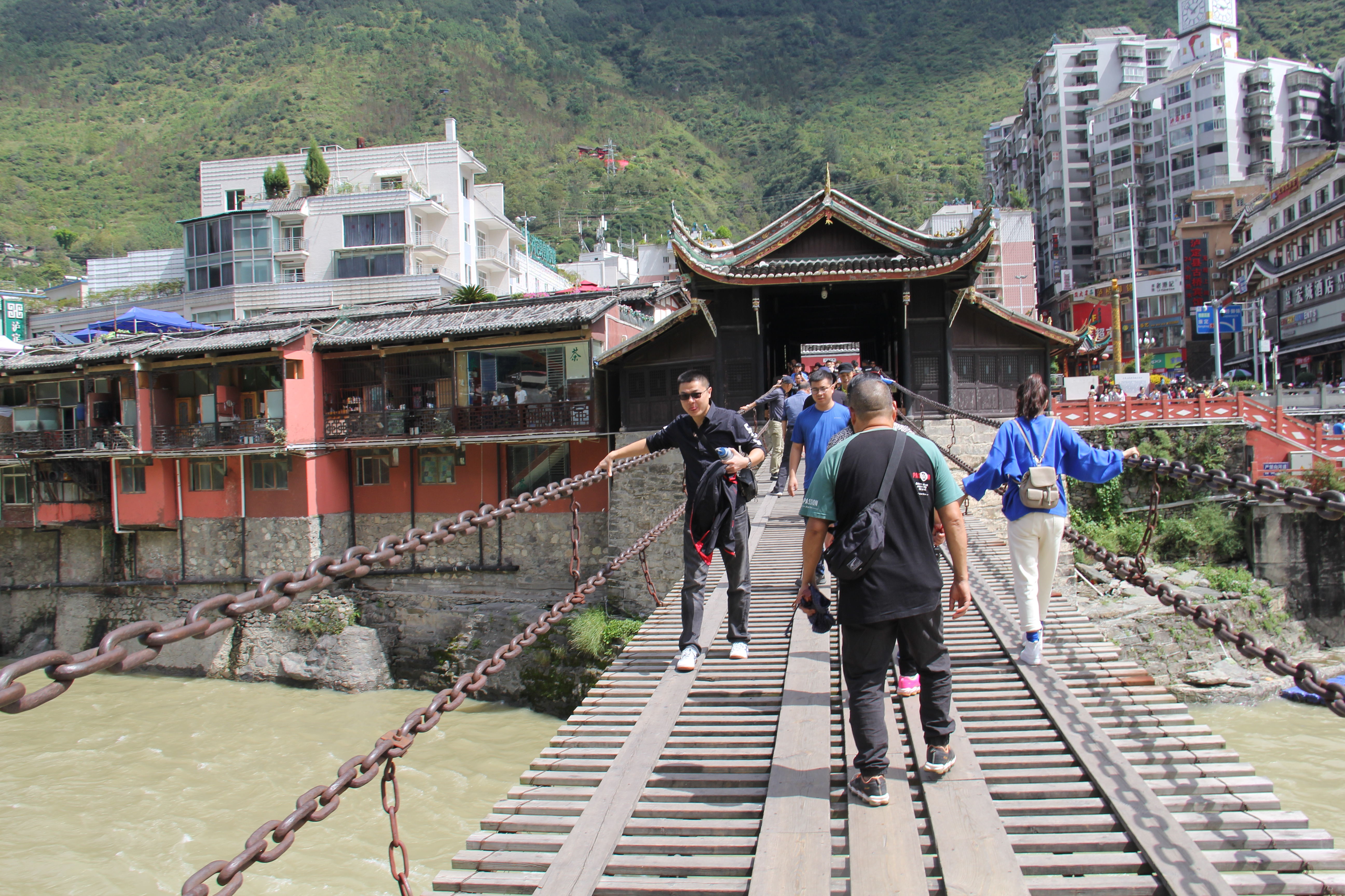 三十功名尘与土，八千里路云和月——西藏游记