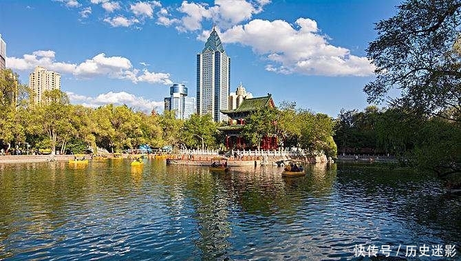 外地人眼中的乌鲁木齐，原来是这个样子的！这个景点最让他们喜欢