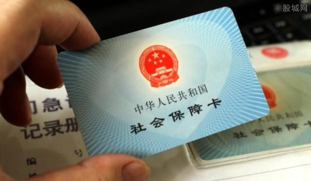  【个人账户】社保15年后每月拿多少 自费买养老保险划算吗?