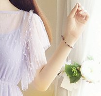 现在的女孩都真敢穿，同学衣柜里“夜店裙”让我大开眼界，我也买