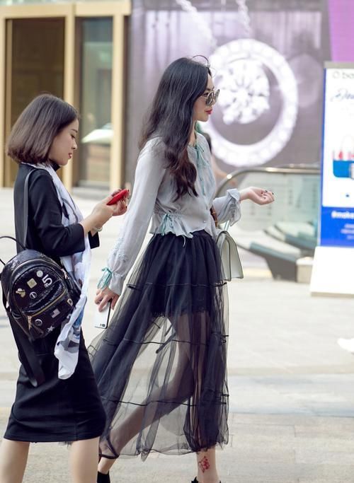  美美|不会穿搭的人总埋怨衣服不好看，而会穿搭的小姐姐怎么搭都美美哒