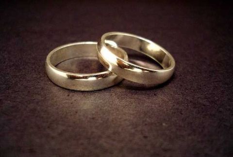两名爱尔兰直男打算结婚以避免缴纳高额遗产税