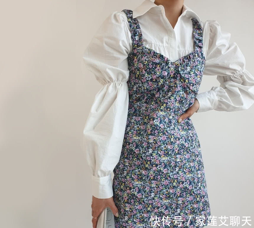  「少女」满满春季感觉的花款连身裙，连身裙加花的款式非常的少女心哦