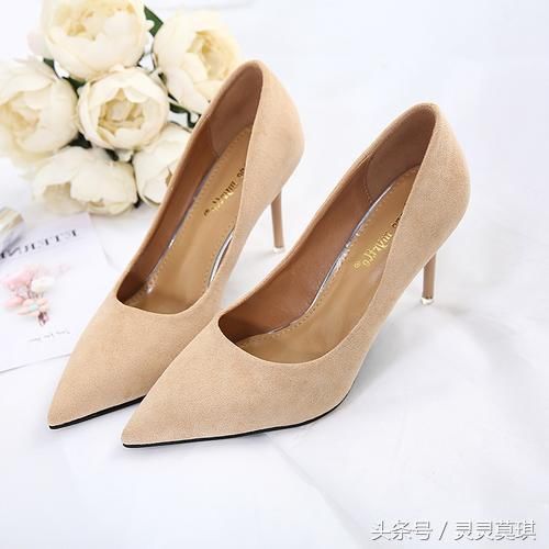 闺蜜最近都在穿高跟鞋，她跟我说她异性缘特别旺