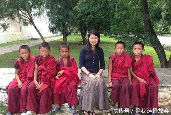 人民币1万块兑换十万努尔特鲁姆，在不丹能做啥？不丹美女告诉你