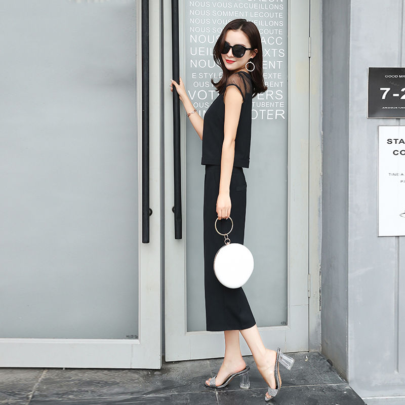 上海嫂子真会打扮,一身“名媛装”,气质又有型,美得让我羡慕