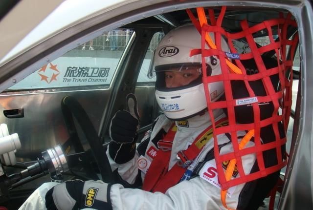 黄毅清状告营销号造谣索赔180万引热议，黑粉大骂怂包要众筹对抗