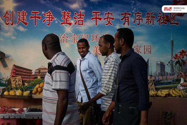 部分女性轻易相信黑人爱情！怀孕被甩都是小事，被骗做犯法的傻事