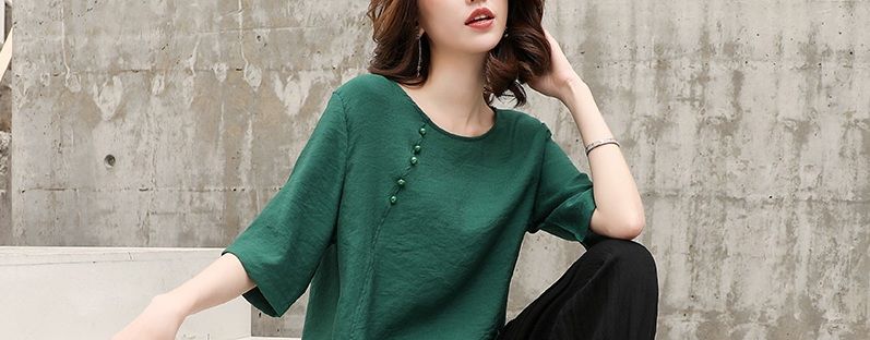 比连衣裙洋气万倍的清新套装，40岁女人就要这么穿，精致有档次