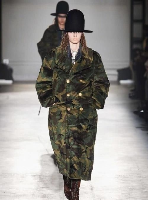 「帽子的搭配」帽子的五种搭配术,每一款都是服装搭配的点睛之笔,这样戴准没错