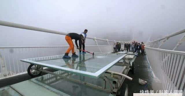 要打烂一块中国制造的钢化玻璃有多难？老外：我尽力了