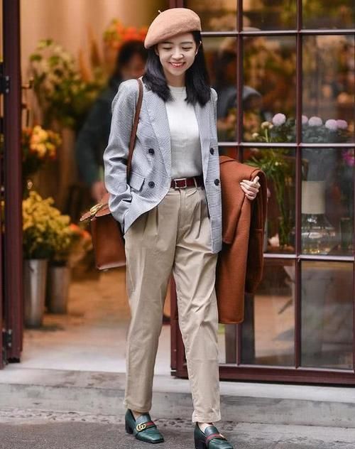  「气质」穿西装下面别老配高跟鞋，很累！学学三木的“新颖”穿法，好看炸