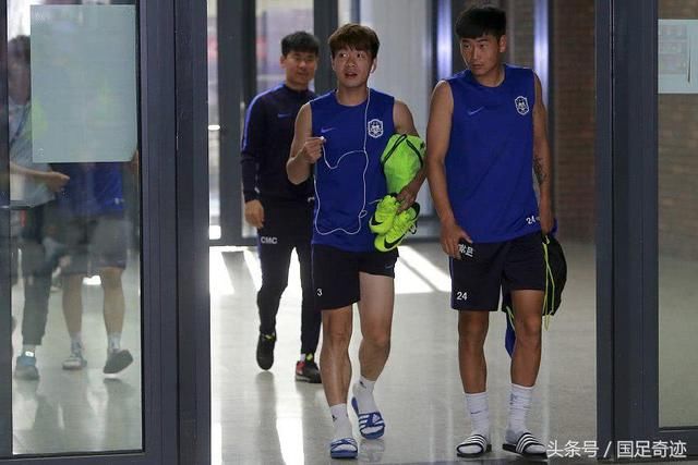 中国足球未来希望:23岁后卫单场独进2球获名帅