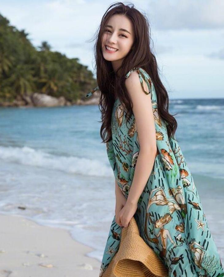 都说迪丽热巴的“素颜女神”是假的？热巴霸气晒图回应，这下都服