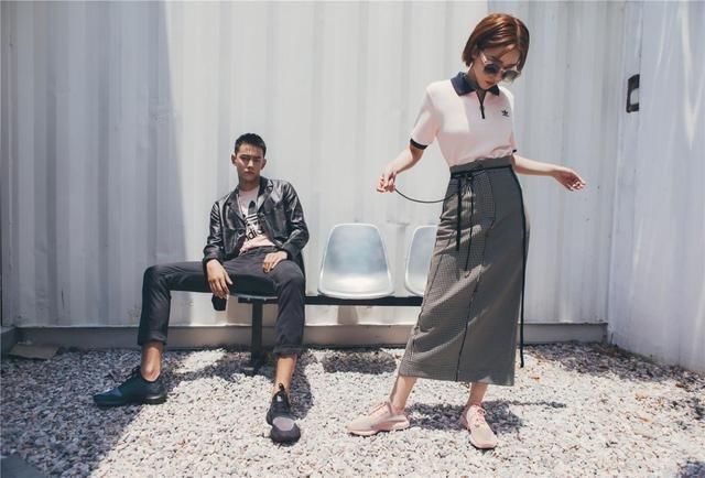 男明星出轨，前女友无奈回应，小三说：“我跟他不熟”