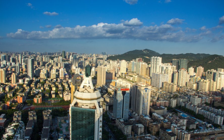它们在世界上排名二线城市，未来的发展潜力都很大