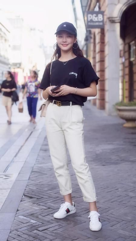 街拍武汉:秋天挡不住优雅风情，黑色的诱惑正轮番上演