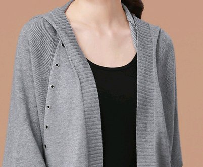 别急着买羽绒服!今秋流行的薄外套，比风衣还美，赶紧给妈买2件