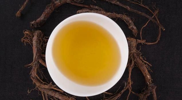  『导致乳腺』乳腺增生多是吃出来的，医生：4种食物尽量少吃，乳腺会更健康