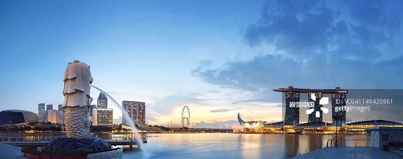 这两个国家都说汉语，游客很感动：老乡见老乡！