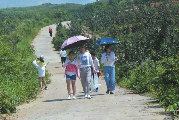 大洪山花果海农业观光体验园迎来香梨采摘高峰