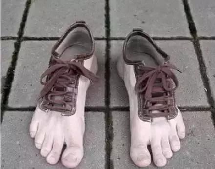 活500年也没见过这样的鞋！您敢穿出去吗？