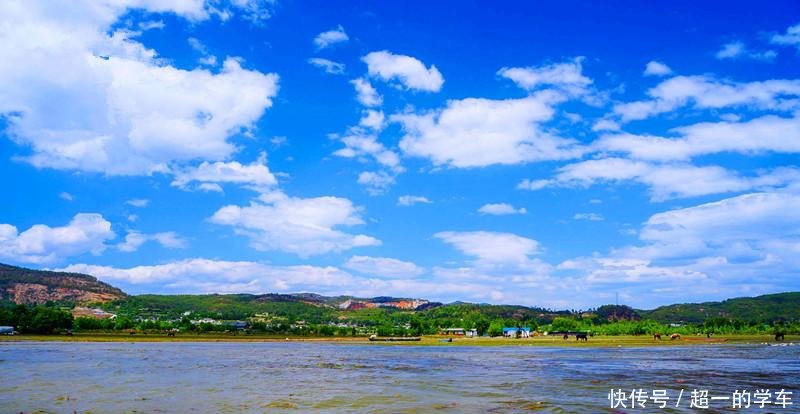 云南大山发现一座小村庄,家家户户住别墅,没人愿意搬到城市