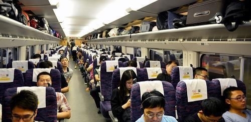  「小时」最难熬的高铁：7个小时基本漆黑，还有一缺点乘务员也没