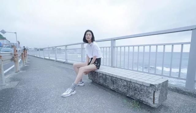 ZARA牛仔裤、Mango小裙子丨初秋明星好看私搭！