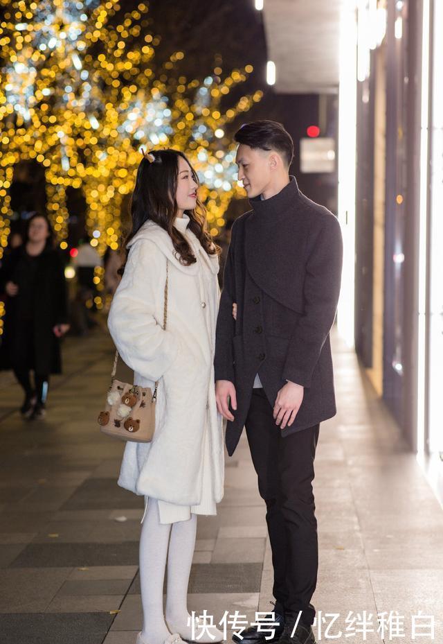 「搭配出街」优雅女人的气质和品味,尽在一件长款羊绒风衣,温暖有气势