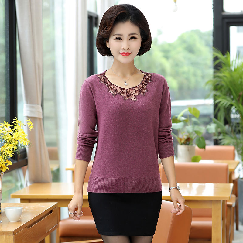 哇塞!谁说50岁就老了!老妈换上气质秋装，美得像才35