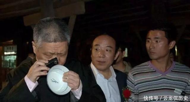  马未都：马未都我在香港买个碗，看到碗底写的一个字，我的腿一直发抖！