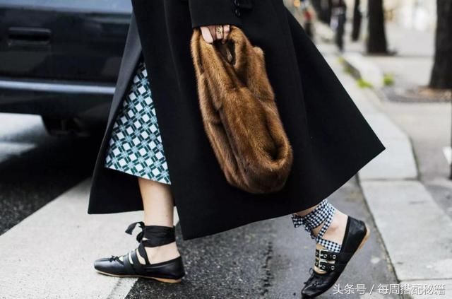 一步跨越时尚区，你需要的平底战鞋