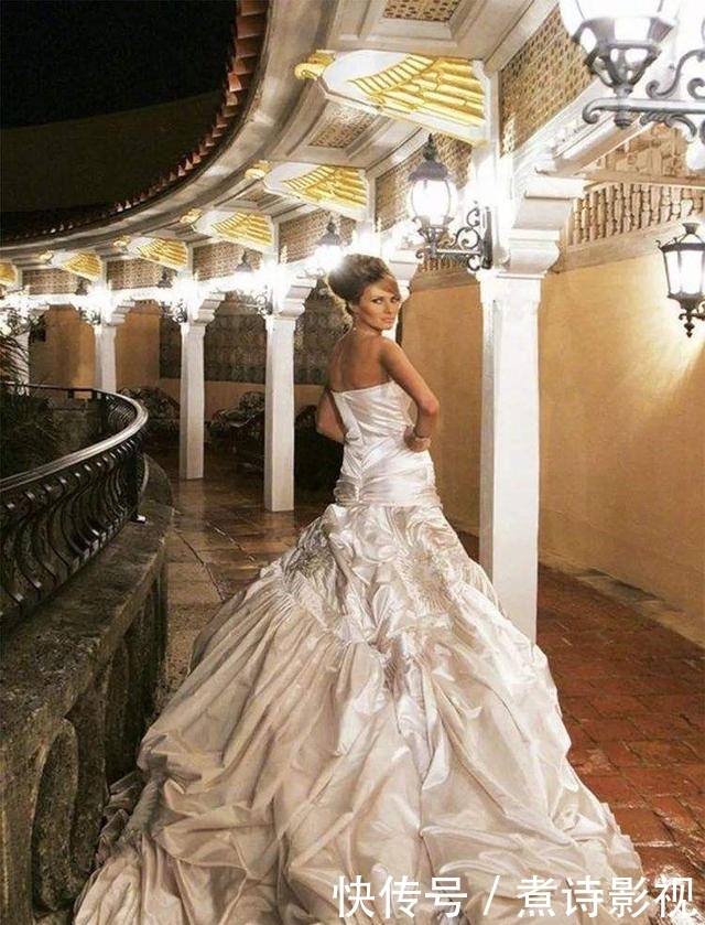 『婚纱』伊万卡一反常态走保守路线,婚纱引特朗普不满,婚礼上直接摆臭脸