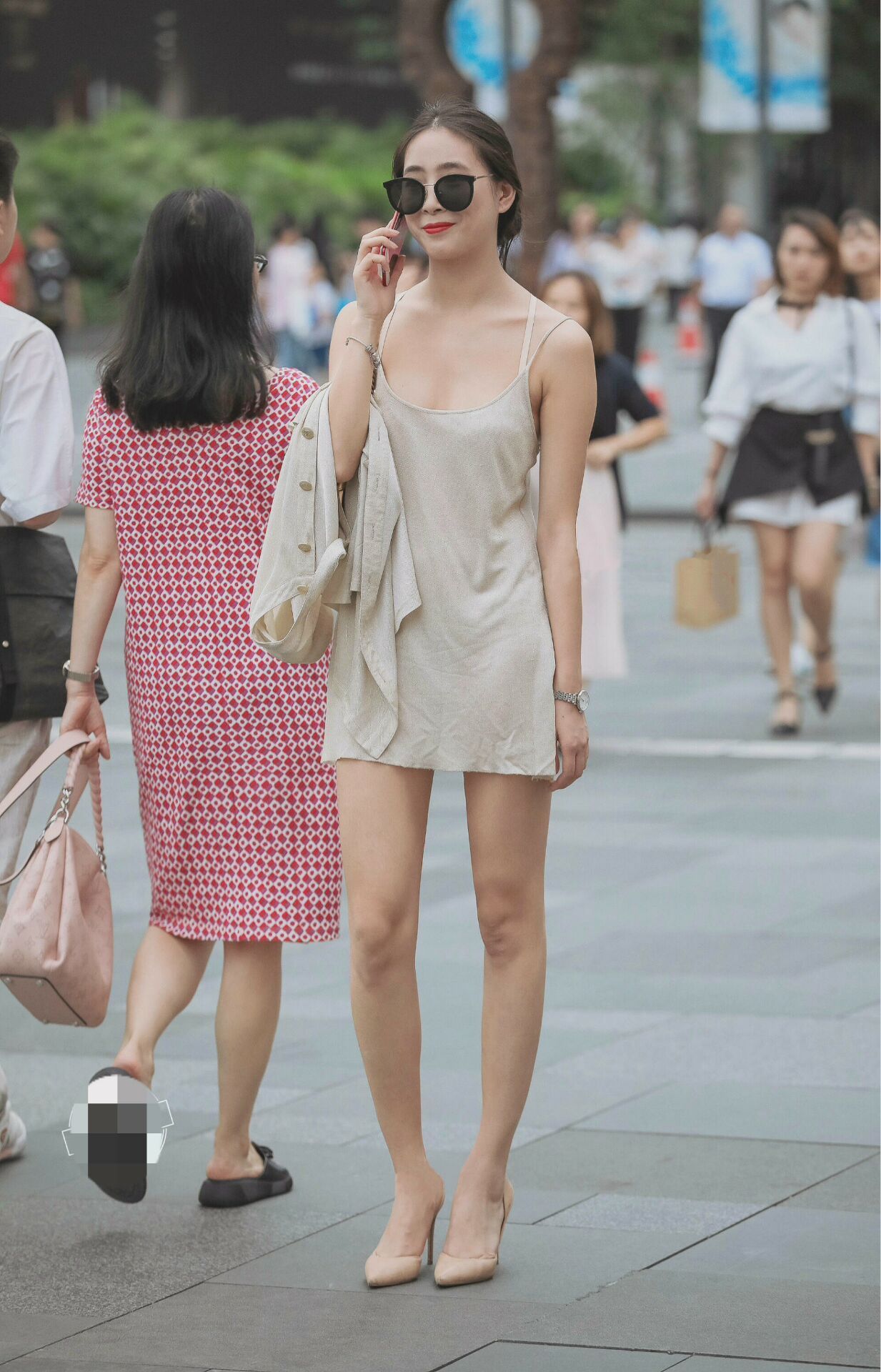 炎炎夏日，正是美女们展示好身材的季节!