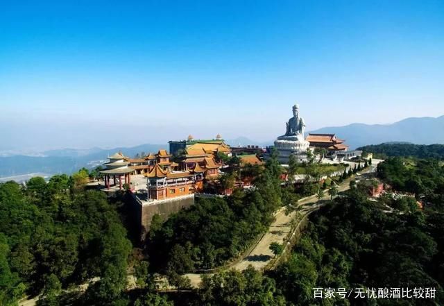 走进一座山，不小心发现山中藏着这样一座神仙寺庙!