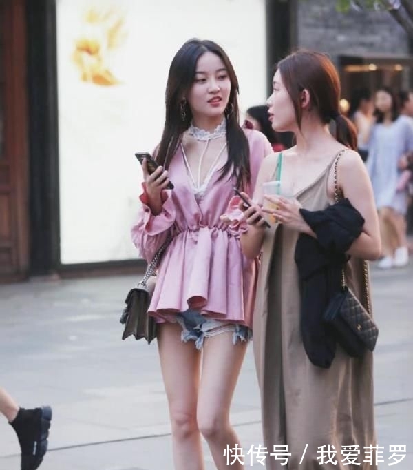 时尚女生们■要选择的话,我会选择穿短裤的美女