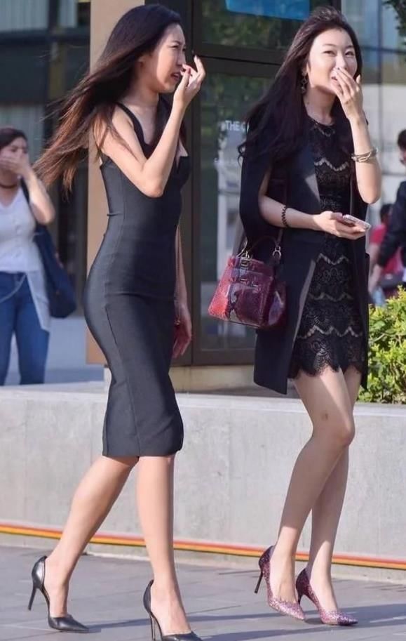 街拍：娶老婆就要娶图3这样的，保守却不失性感！