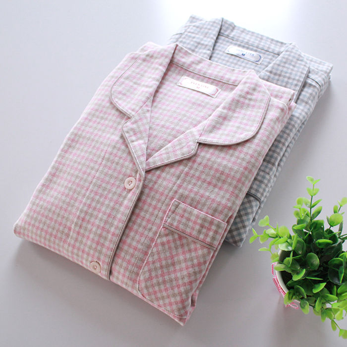 为什么女人睡觉非要穿睡衣?瞧瞧下面女人怎么穿，让你一饱眼福