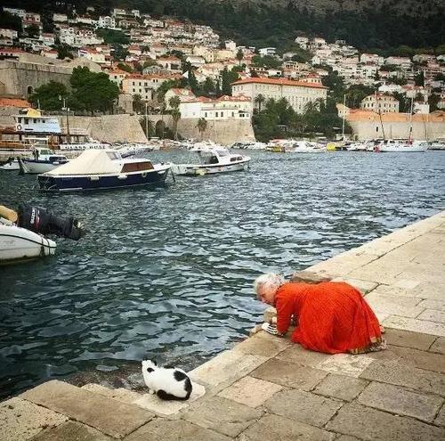 连62岁老太太都美丽地环游世界，你还有理由邋遢？