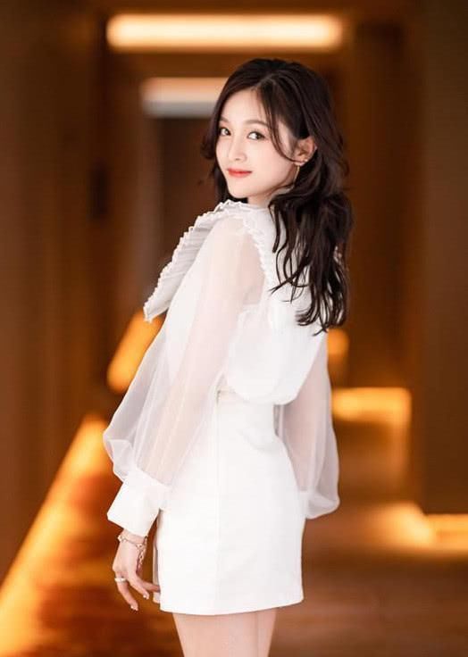 本以为Yamy的露脐装够美了，看到了宣仪美岐，网友：都是好腰