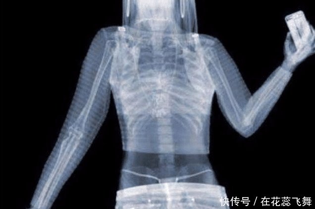 韩国女孩来中国旅游，安检时工作人员感觉“惊讶”，看到了什么