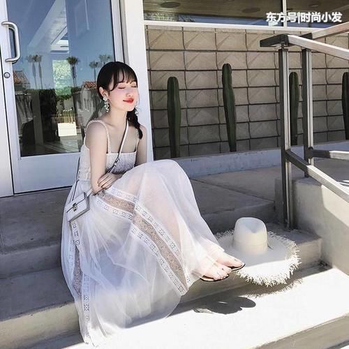 夏天穿小心机连衣裙，时尚小清新，减龄又俏皮！