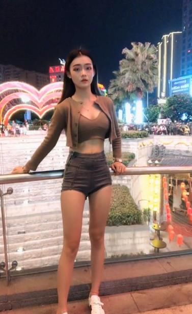  气质|精致美女丰姿冶丽，御姐范十足，一看就是气质型！